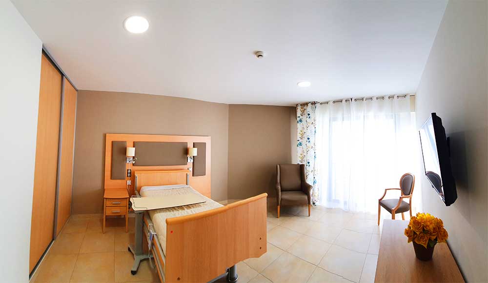 une chambre spacieuse